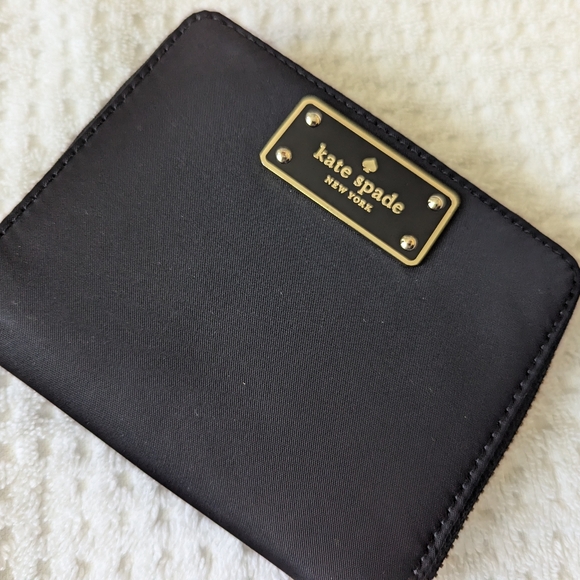 Kate Spade New York Wallet Black Darcy Darci Wilson Road Zip Around Billfold - Picture 3 of 15